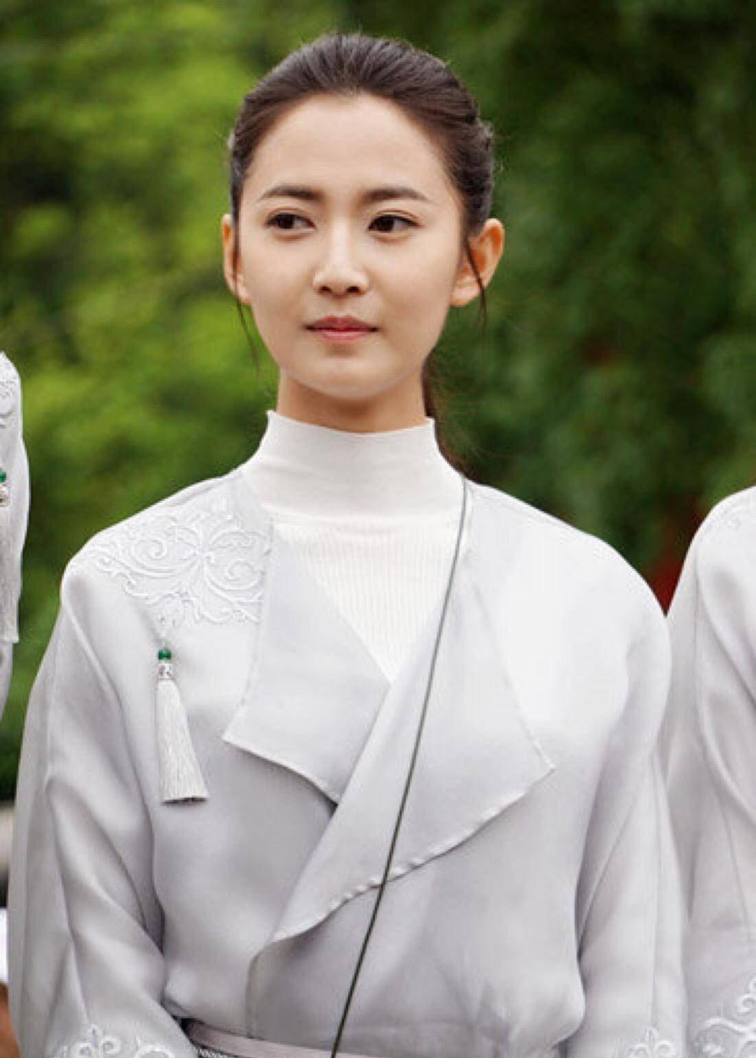 陈钰琪新剧出演女娲后人扮相太寡淡,不如当年唐嫣一半美_演技_真爱