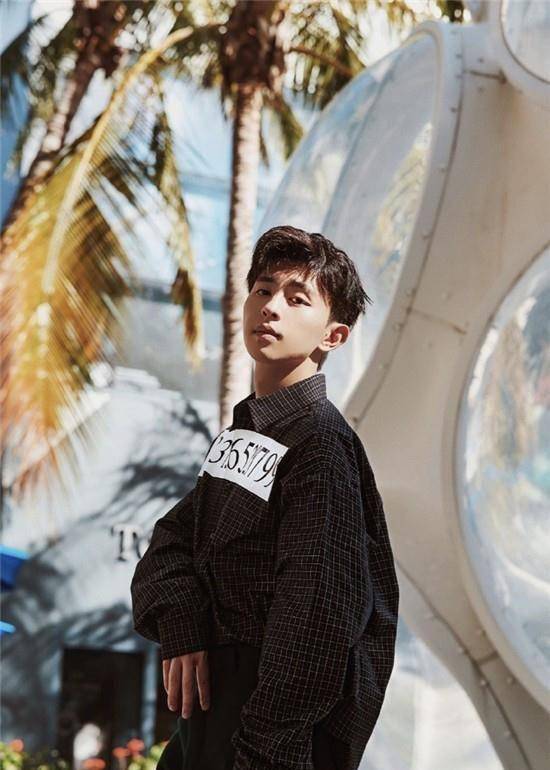 邓伦早期活动因不红被记者欺负,沈丹萍现场解围被赞德艺双馨_岳云鹏