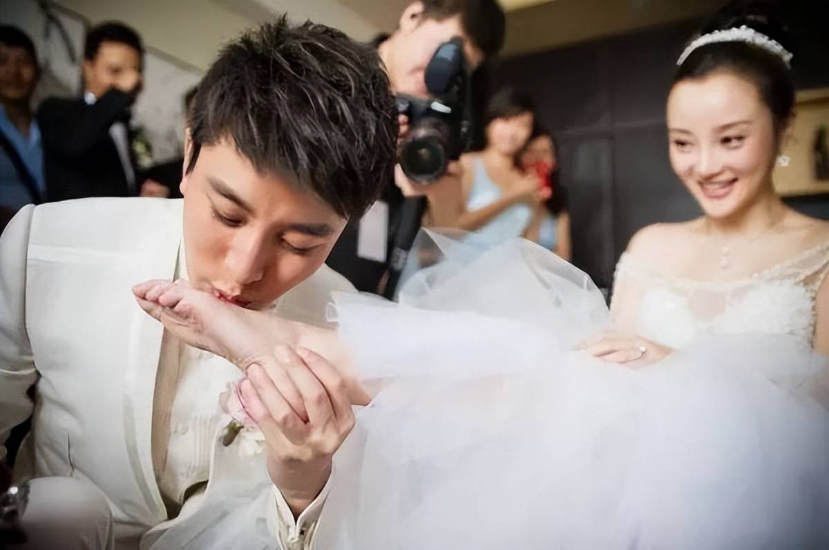 演员贾乃亮:扛住李小璐的嫌弃,忍不了她三心二意,离婚后做自己_网友