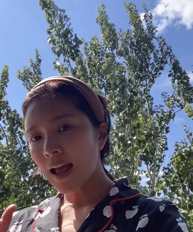 王灿素颜比妆后好看,双眼皮疑有疤遭质疑整容,称是双眼皮贴粘的_杜淳