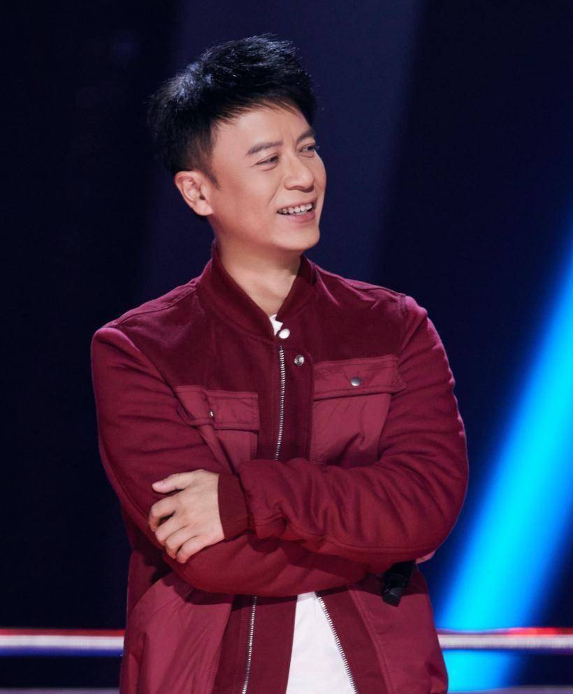 当然这不是说之前的导师不好,像刘欢,杨坤,齐秦,周杰伦等十四位,哪一