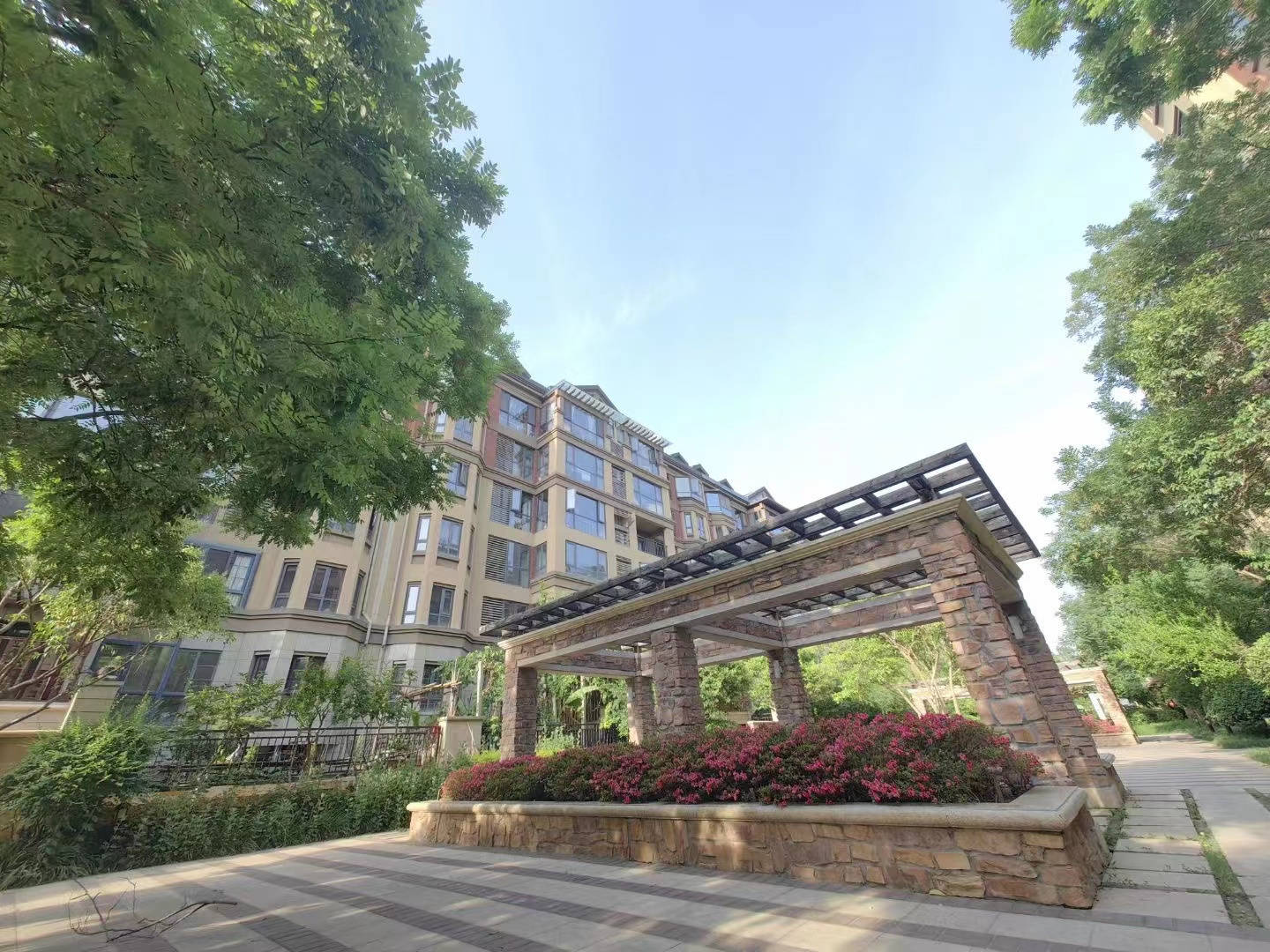 泰安国山墅135㎡装修现场实拍,干净到极致!