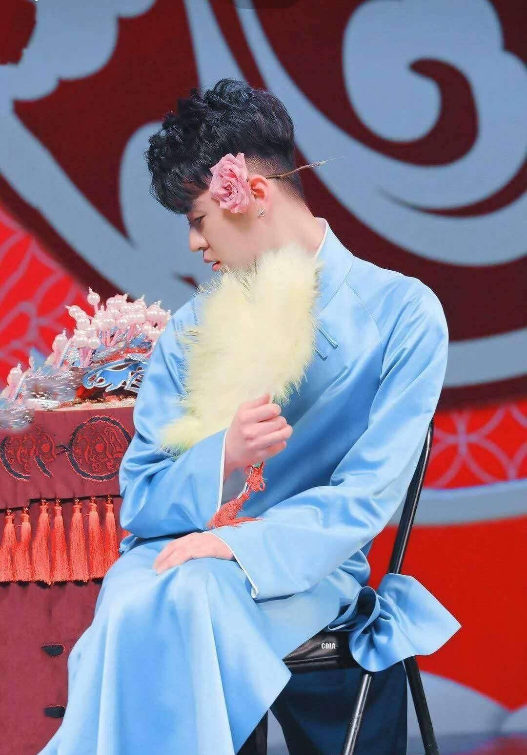 这一次,观众不再买张云雷的"账"_郭德纲_演唱会_拜入