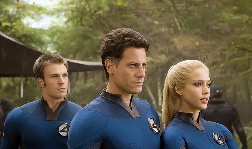 电影《神奇四侠2》中,导演都分别使用了什么表现手法?_故事_团队_发展