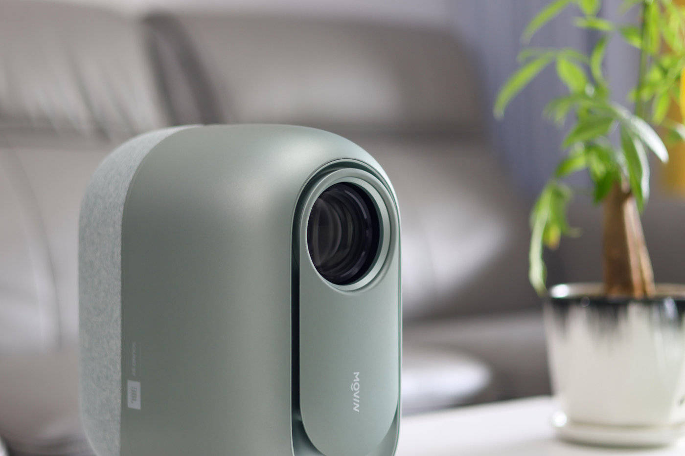 双倍亮度+JBL原装音响,表现到底如何?极米子品牌快乐星球O3投影深度评测