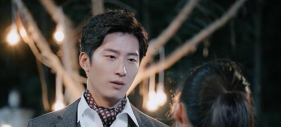 番外《裂锦》易志维最后众叛亲离,满盘皆输,弟弟背叛,儿子不认_傅圣歆