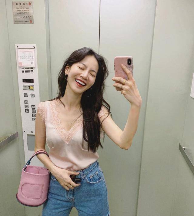 女方曾自卑否认外表,如今衣品佳曾让明道心动_曾之乔_祝福_亲朋好友