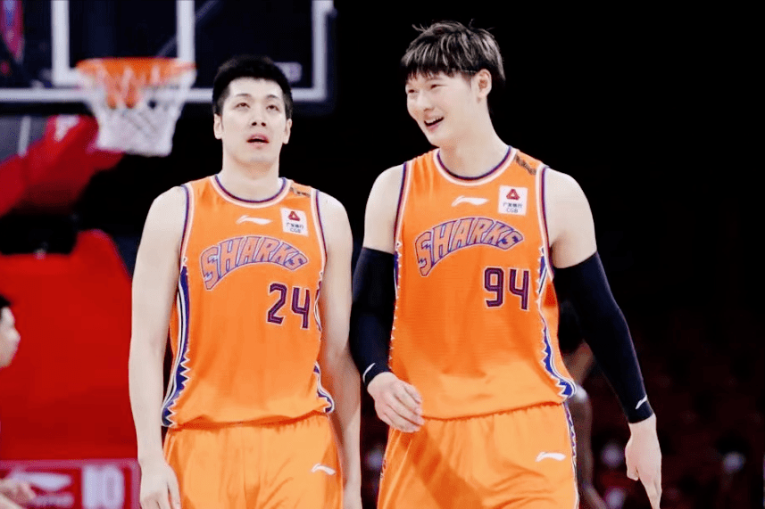 苦等2年王哲林终于盼来帮手,即使李春江离开也难以阻止上海夺冠_赛季