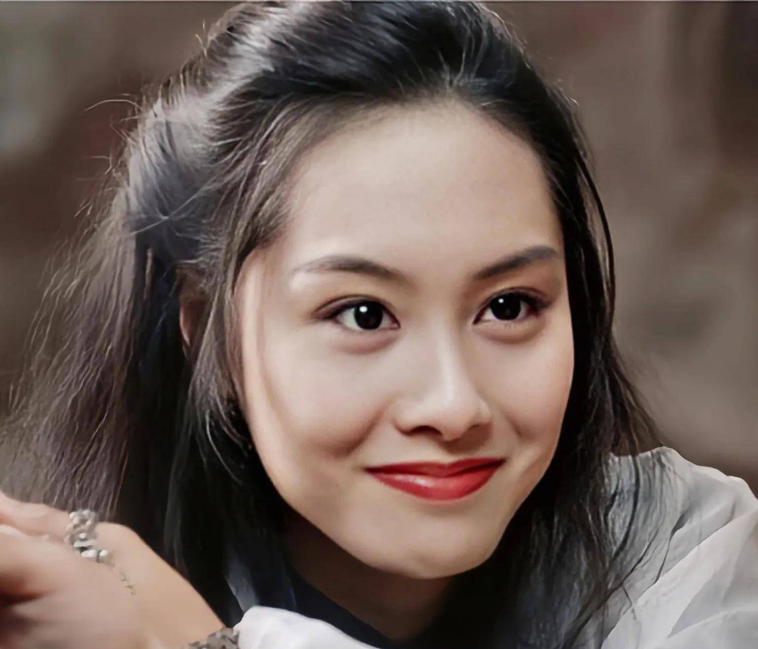 或许朱茵就像她在《大话西游》中的紫霞仙子一样,美丽动人,敢爱敢恨.