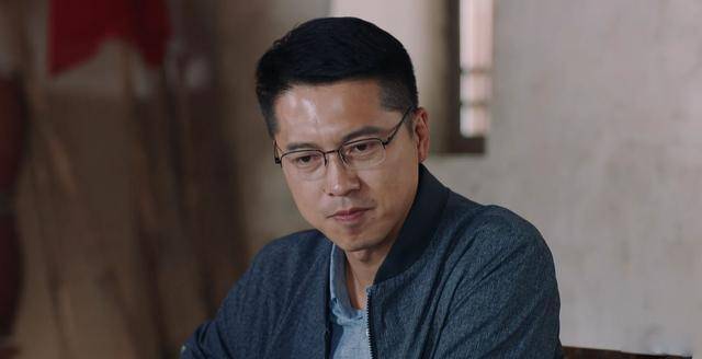 高希希《大决战》拍得不怎么样,扶贫剧《花开山乡》倒挺出人意料_白朗