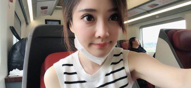 冯提莫十年前照片被曝出,离开了美颜滤镜,这颜值很真实_时尚_上线