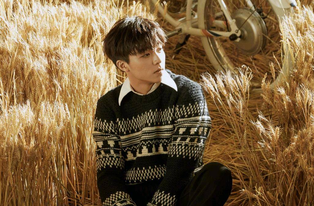 陈立农家境一般,从小和父亲在夜市打工,磨练了坚强有担当的性格