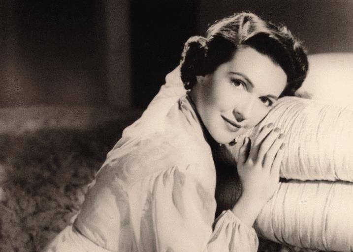 里根无视梦露的魅力,对南希一见钟情恩爱52年,到老只认她一个_怀曼