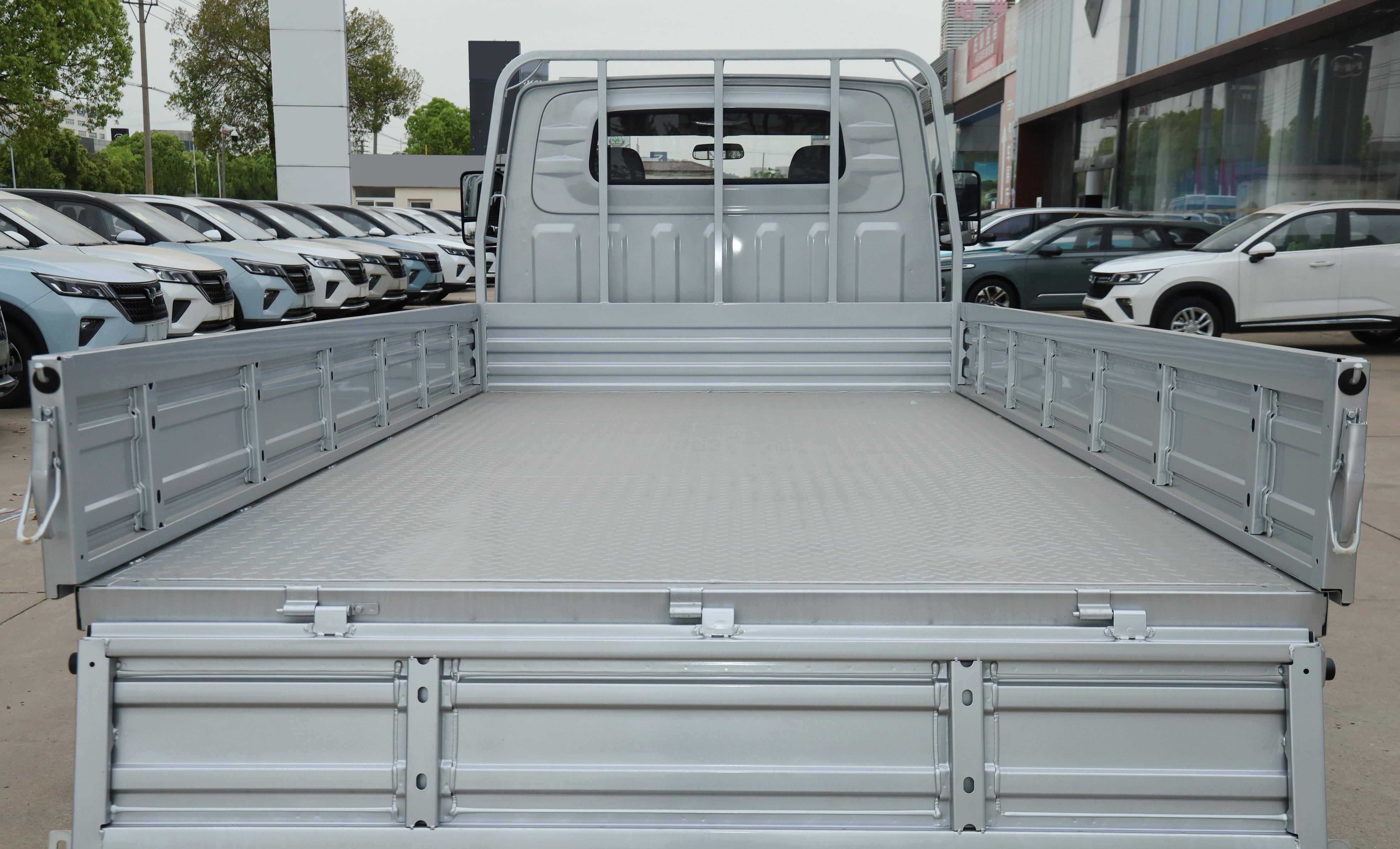 8米货箱,136马力,货运用五菱龙卡如何?_搜狐汽车_搜狐网