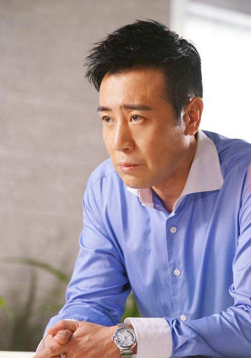 于和伟:与妻子恩爱30年,老婆只是撞脸杨童舒,和王丽坤也很清白_林静