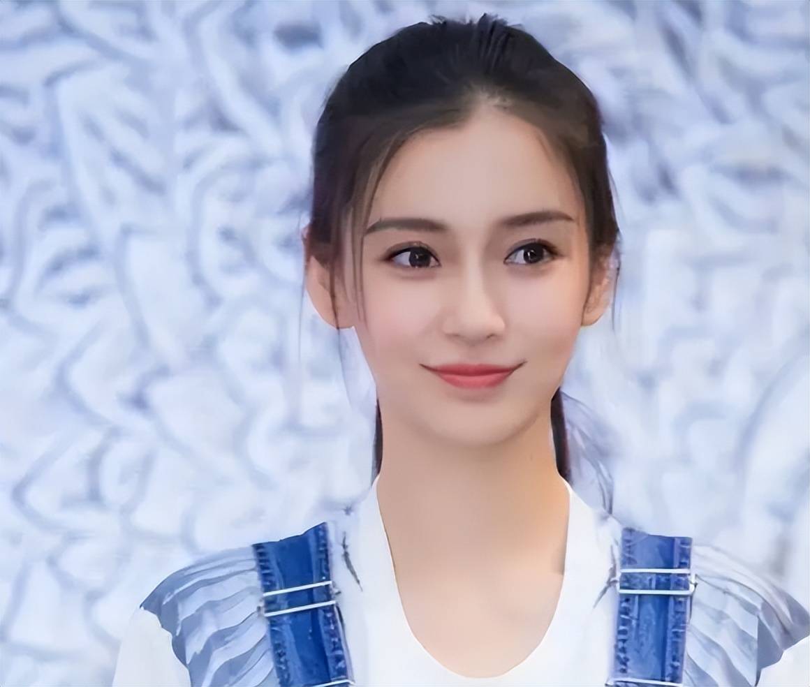 "angelababy字体"意外走红,惹00后学生效仿,老师:看着都眼晕_字迹