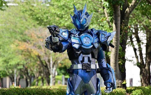 假面骑士新定律:临近完结的副骑新形态注定领便当吃瘪刚:好险_下线