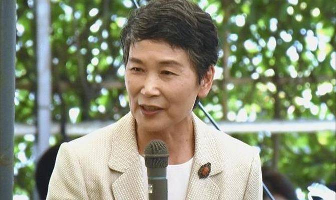 真理子:离过婚的清洁工阿姨,凭什么能成为最受欢迎的首相夫人_菅义伟