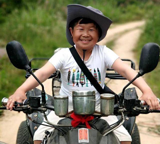 网红"鄂东老男孩"当选政协委员,身高1.