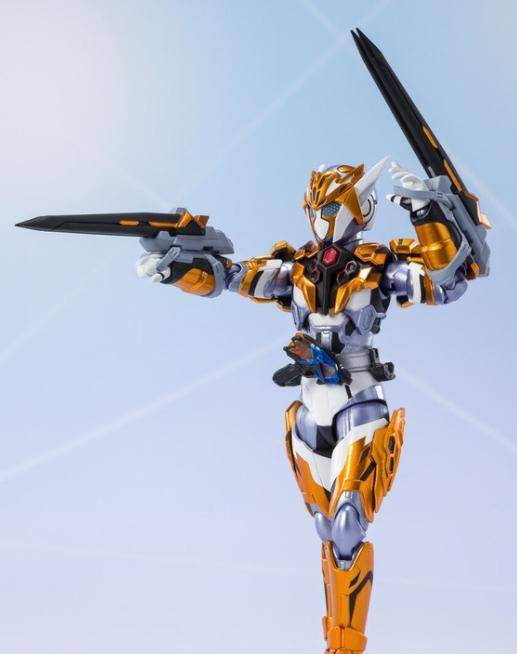 假面骑士瓦尔基里正义剑齿虎shf手办详图帅气大猫猫变憨了_入手_感觉