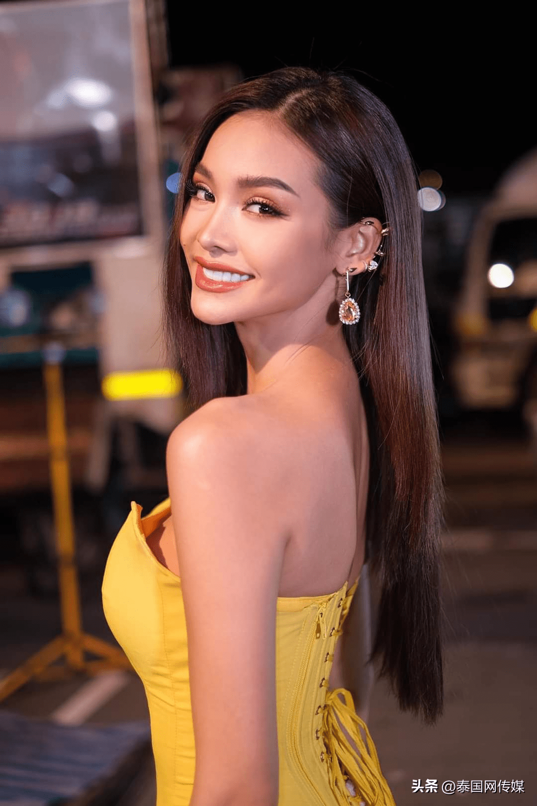 纳瓦大爆料:泰星engfa身价10亿铢 合约期不能谈恋爱!_比赛_万国_小姐