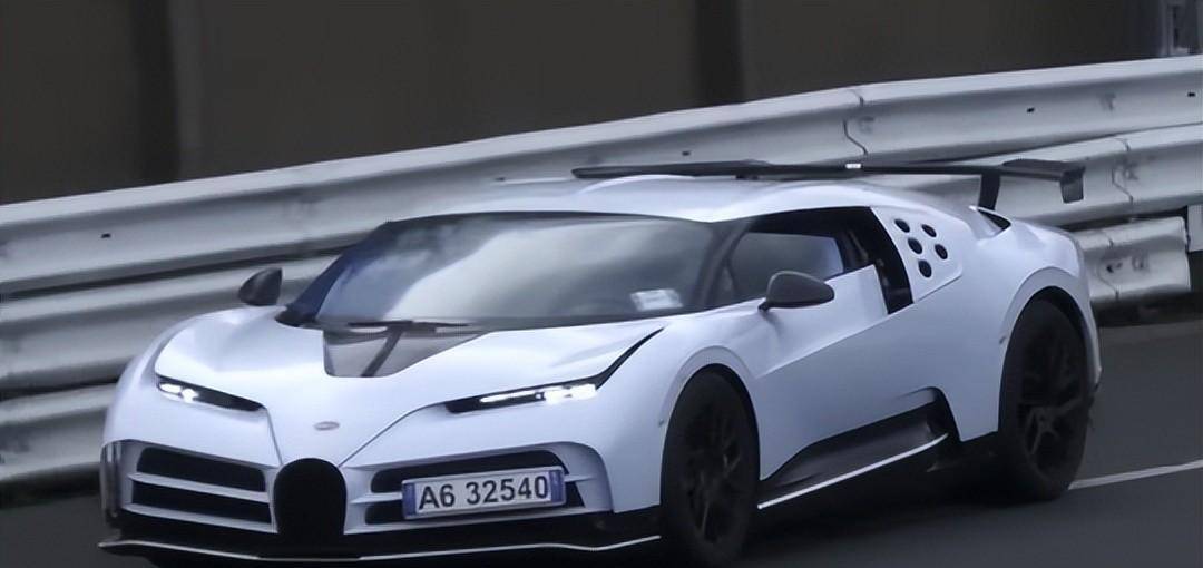 c罗10大消费狂潮的清单,在男人身上的第一笔消费?_乔治娜_女友_价值