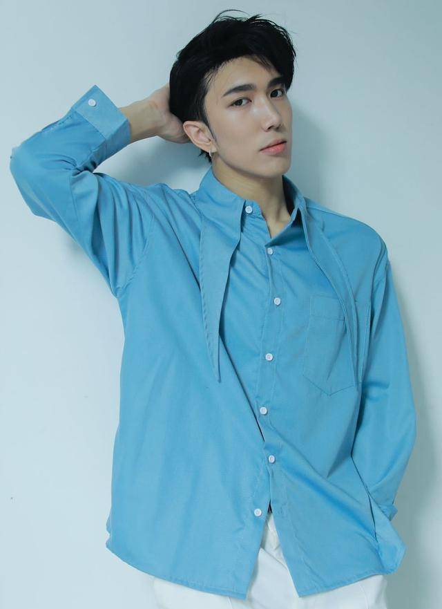 韩美娟男装照惊艳众人,参加创4帅气逼人,网友称反差太大了!