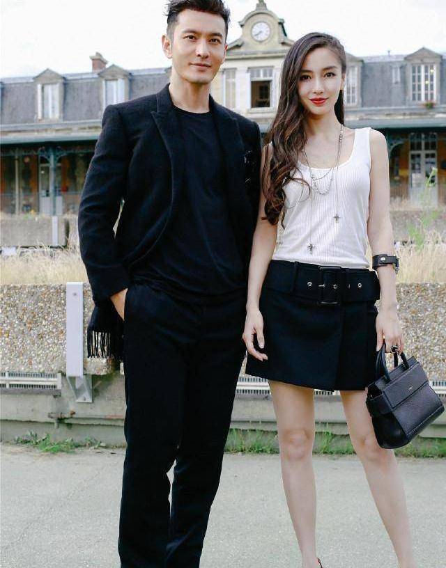 黄晓明一家三口同框,baby和小海绵互动,好温馨!_显得_儿子_衣服