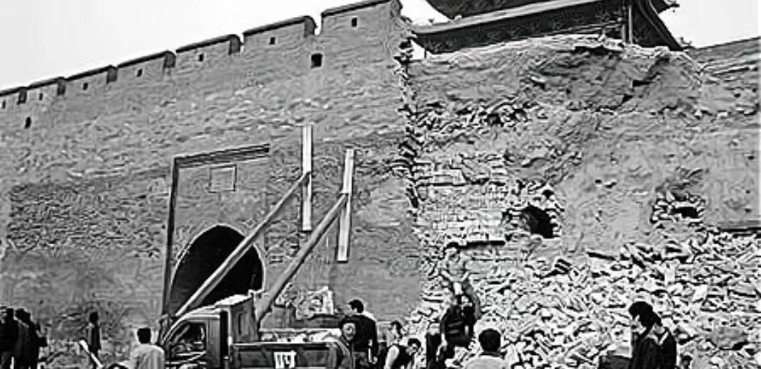 1957年北京城古城墙，郭沫若等人的决定，到底是错还是对？_搜狐网