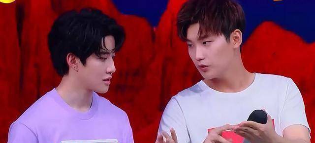 何炅让mike用4字词语形容谢娜,有谁注意邢昭林,举动很暖心_嘉宾_成语