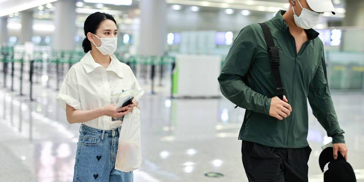 何超莲窦骁疑吵架像极了杨幂刘恺威当年的样子,何超莲委曲求全的眼神