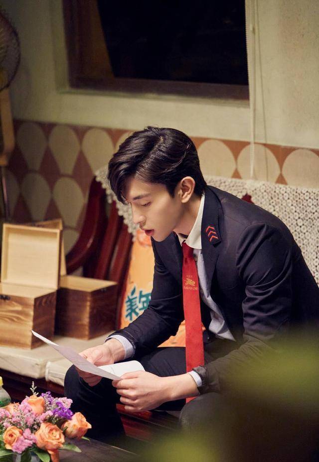 黄明昊:五位一体,又是小贾拖家带口的一天_杨幂_蜜桃_邓伦