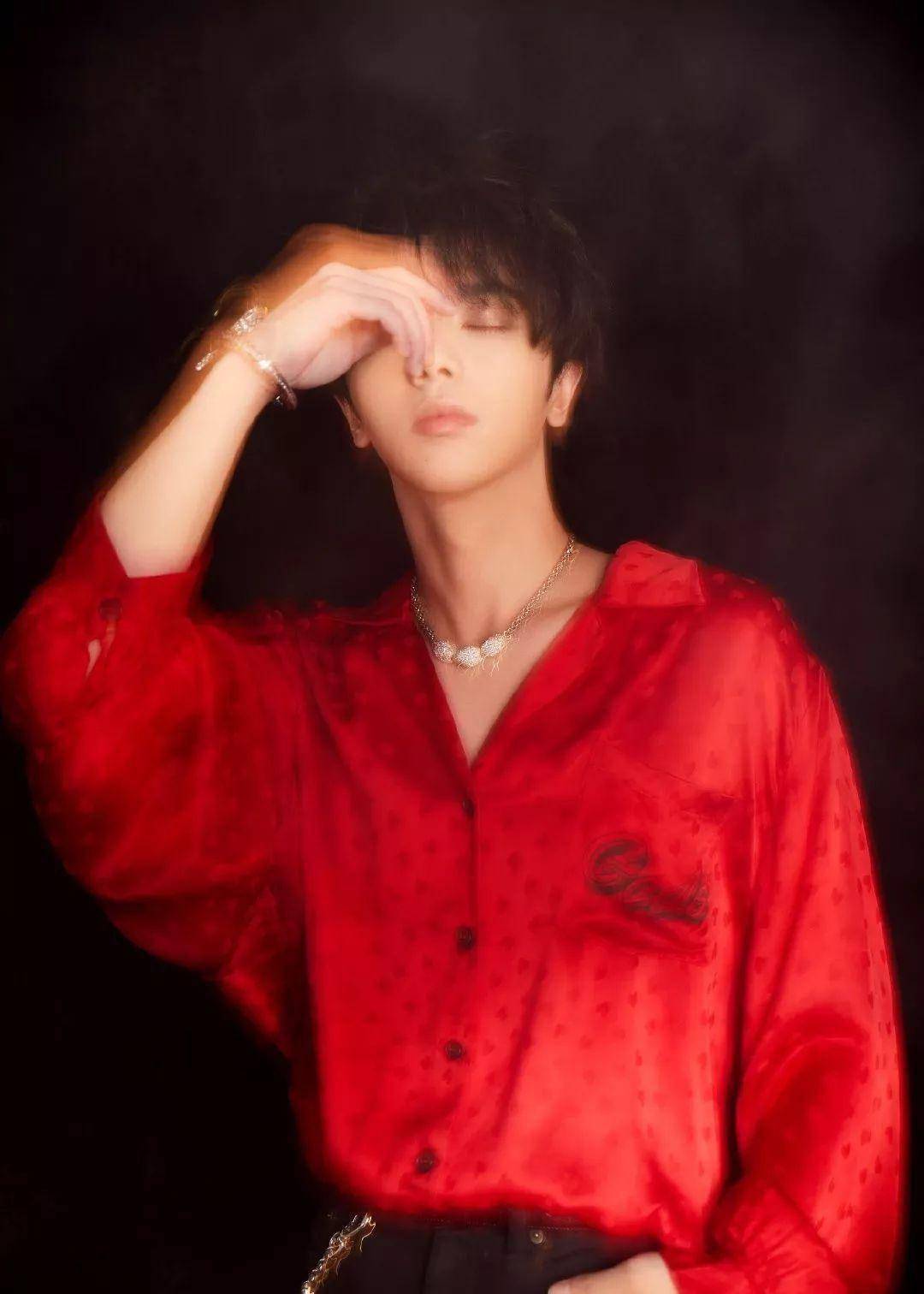 华晨宇生气删博的第五天,想他!花火爱情相爱相杀,不离不弃!