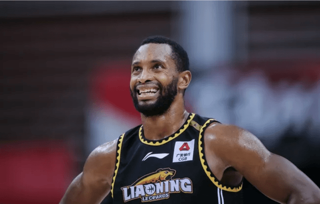 弗格cba夺冠回美国买地盖房子,为妻子买特斯拉给女儿买玩具_新房子