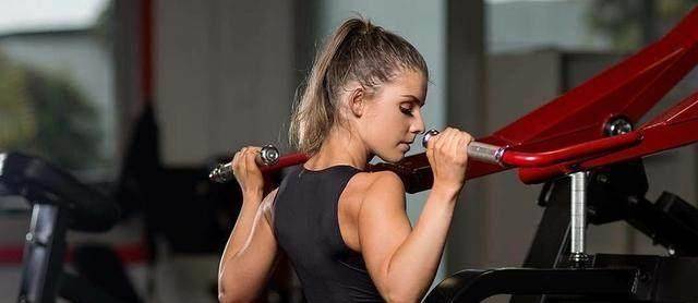 肩部 背部塑形训练:5个动作让肩背更协调立体好看有型绽放魅力_肌肉