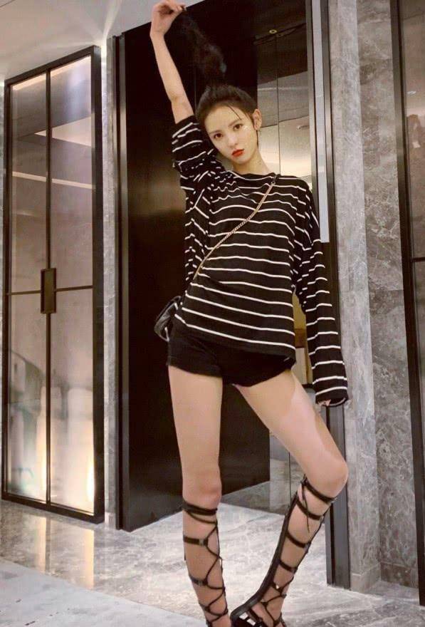 火遍全网的成都小甜甜,看到如今的现状,网友都失算了_王思聪_张予曦