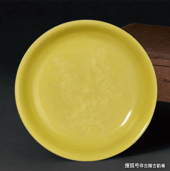 淡黄釉花入 九如作