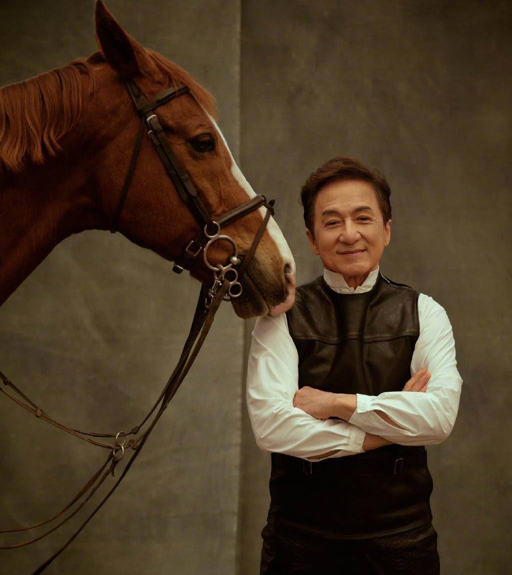时尚芭莎官宣,成龙易烊千玺,热巴,王嘉尔确认出席!_演唱会_行业_苏芒