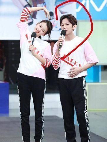 继何炅公开致歉后,孙怡晒了一张吴昕"丑照",她17字回应_大本营_节目