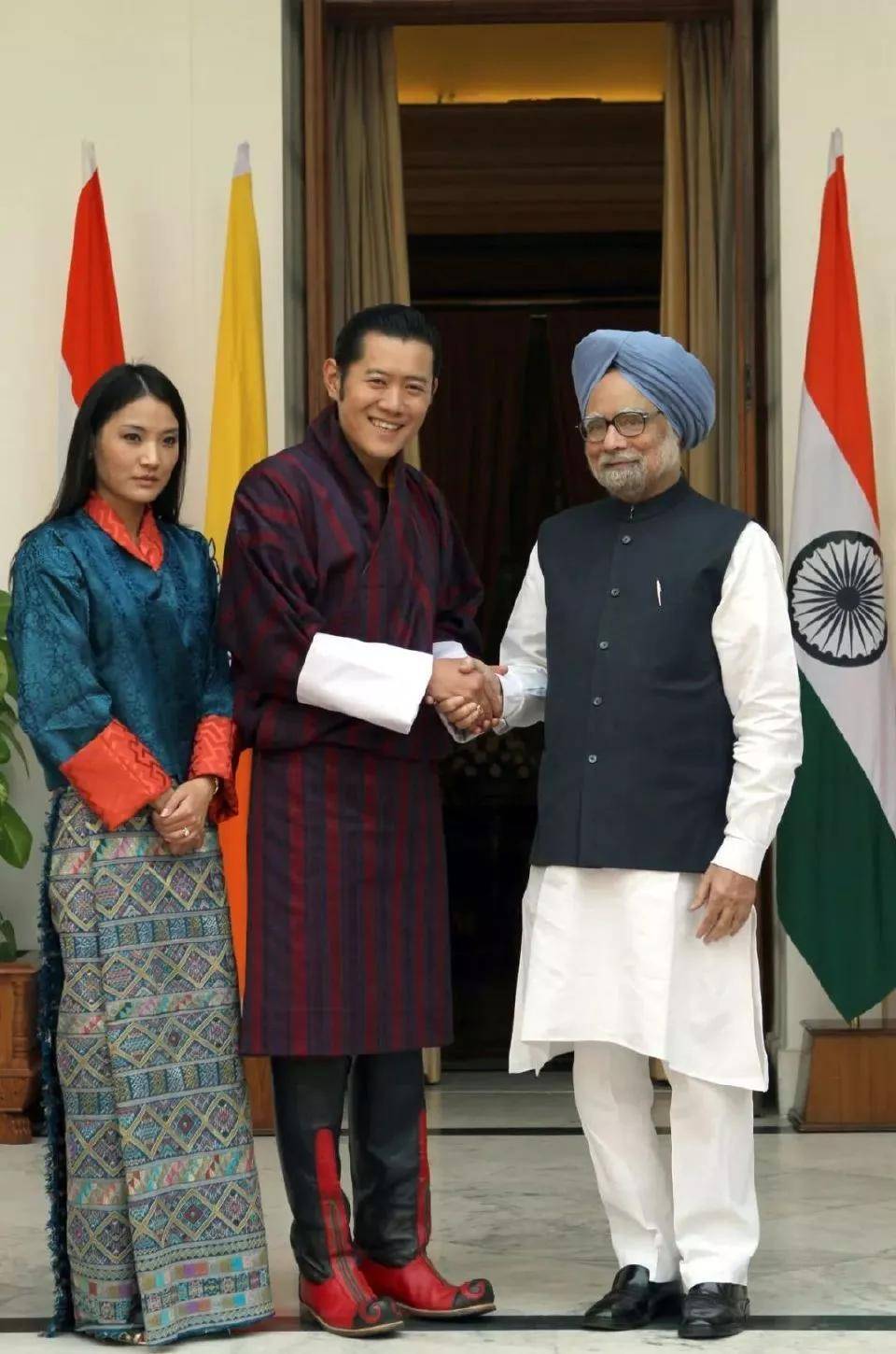 33岁不丹王后在约旦游玩!