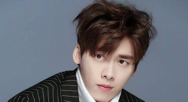 黄晓明与经纪人解约原因不简单,女方自立门户,将力捧李易峰_郭亭婷