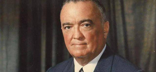 讲述fbi大老板的一生,无需艺术加工,就足够精彩,小李子主演_胡佛_评价