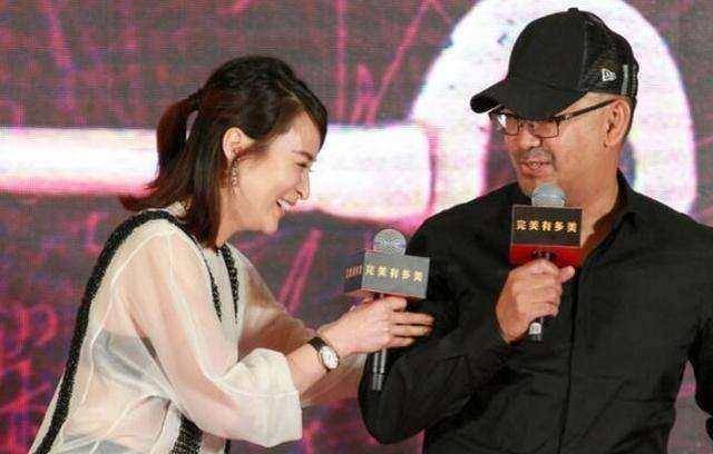 蒋勤勤穿衣太大胆,姜武同台目光没地搁,网友:陈建斌也不管_观众_角色