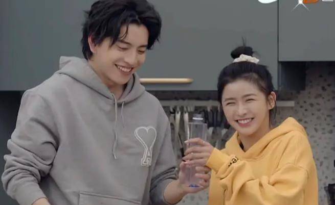 蔡卓宜恋情曝光,两人当街拥吻公主抱,两人动态早有端倪_嘉宾_陈越