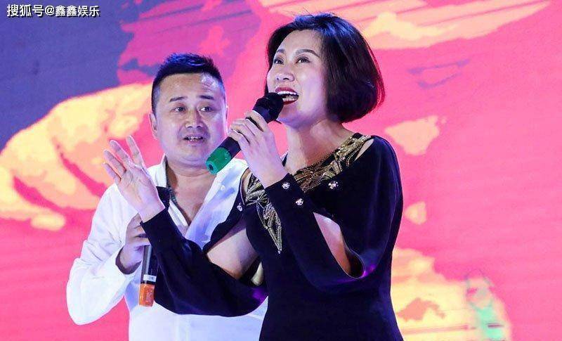 在电视剧《樱桃》推出的那一年辽视春晚,小品《相亲》里的宋小宝那句