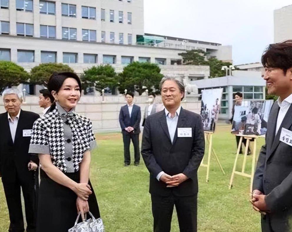 韩国第一夫人送岸田裕子礼物!