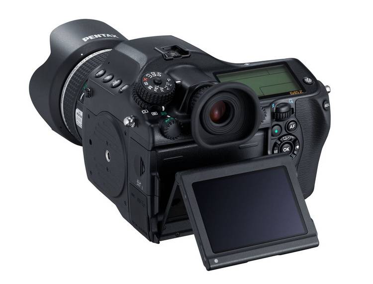 在那时富士尚未推出gfx 50s中画幅无反相机,pentax 645z已经是一款最