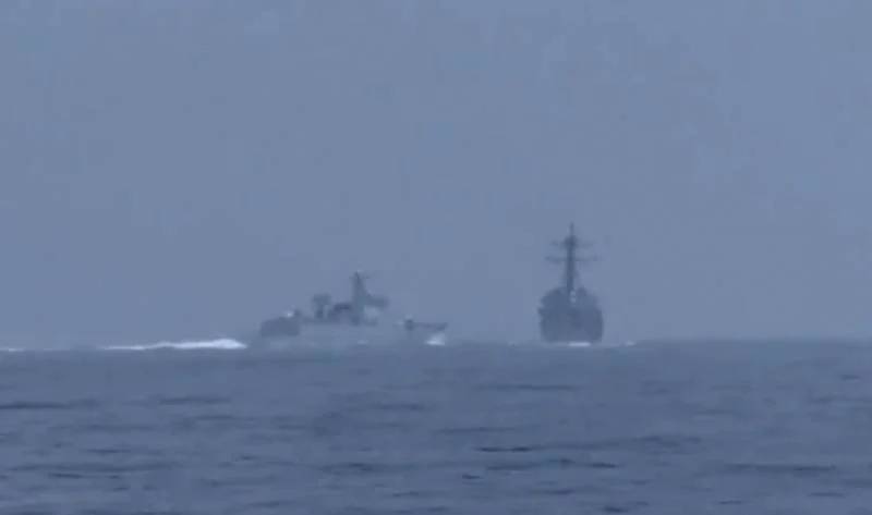 中美军舰在台海遭遇，侯友宜呼吁两岸和平，台防务部门发话了