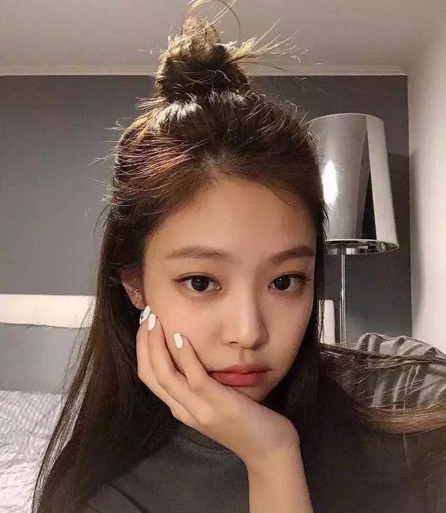 金钟仁和jennie虽说是2018年10月正式开始交往,但一直都是低调恋爱
