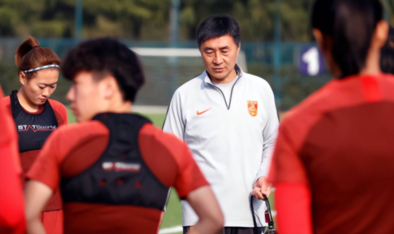 60岁贾秀全近态曝光,重获足协信任,再度扛起女足重任_杜兆才_青训